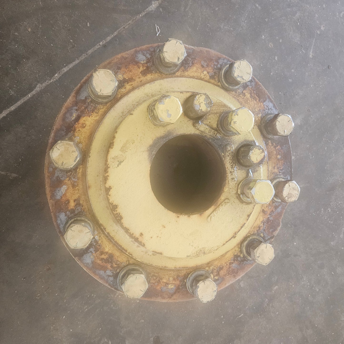 John Deere 10 Bolt Dual Hub with Hardware R54180 - USED