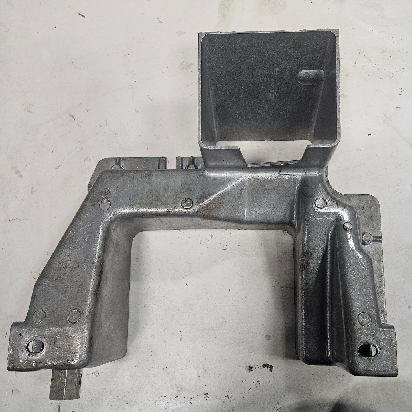 John Deere Transmission Case Oil Trough R77804 - USED