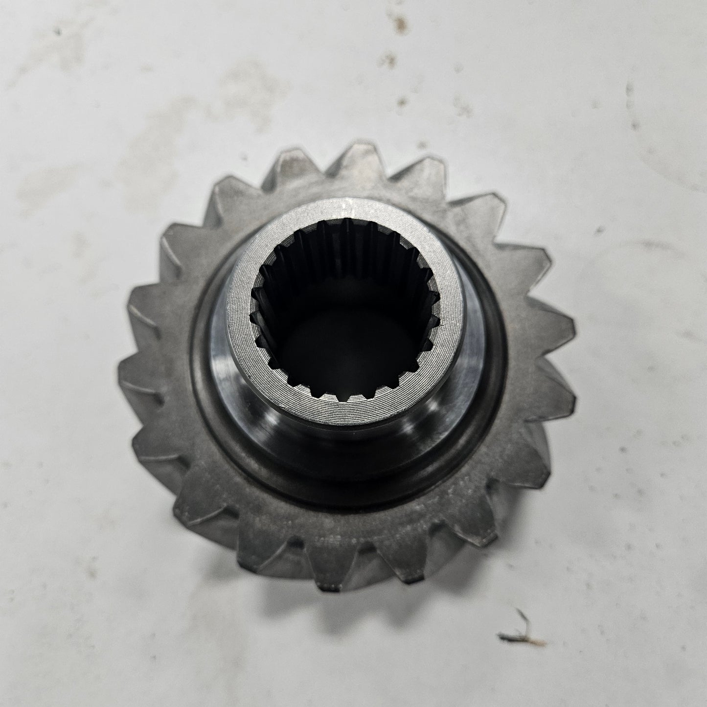 R71319 uses MRWD Idler Shaft Gear - USED