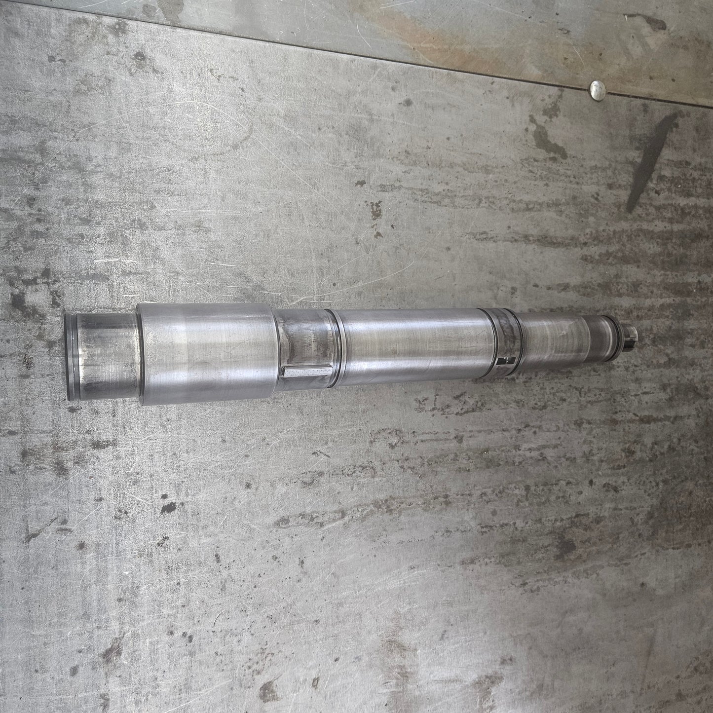 John Deere Top Shaft/Bare R69428 - USED